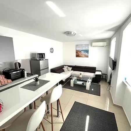 Apartment With Parking Space - 26944 Pula